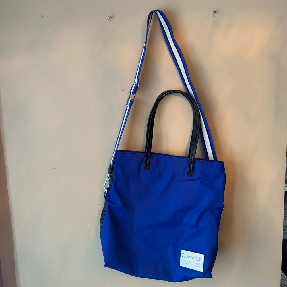 Calvin Klein Purse. Sporty looking with removable strap. Like new.